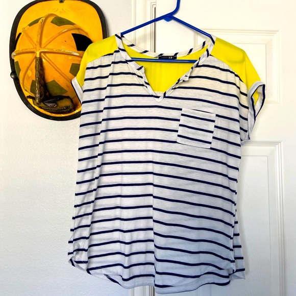 Papermoon Tops - 🚺 Women’s Papermoon Tee
